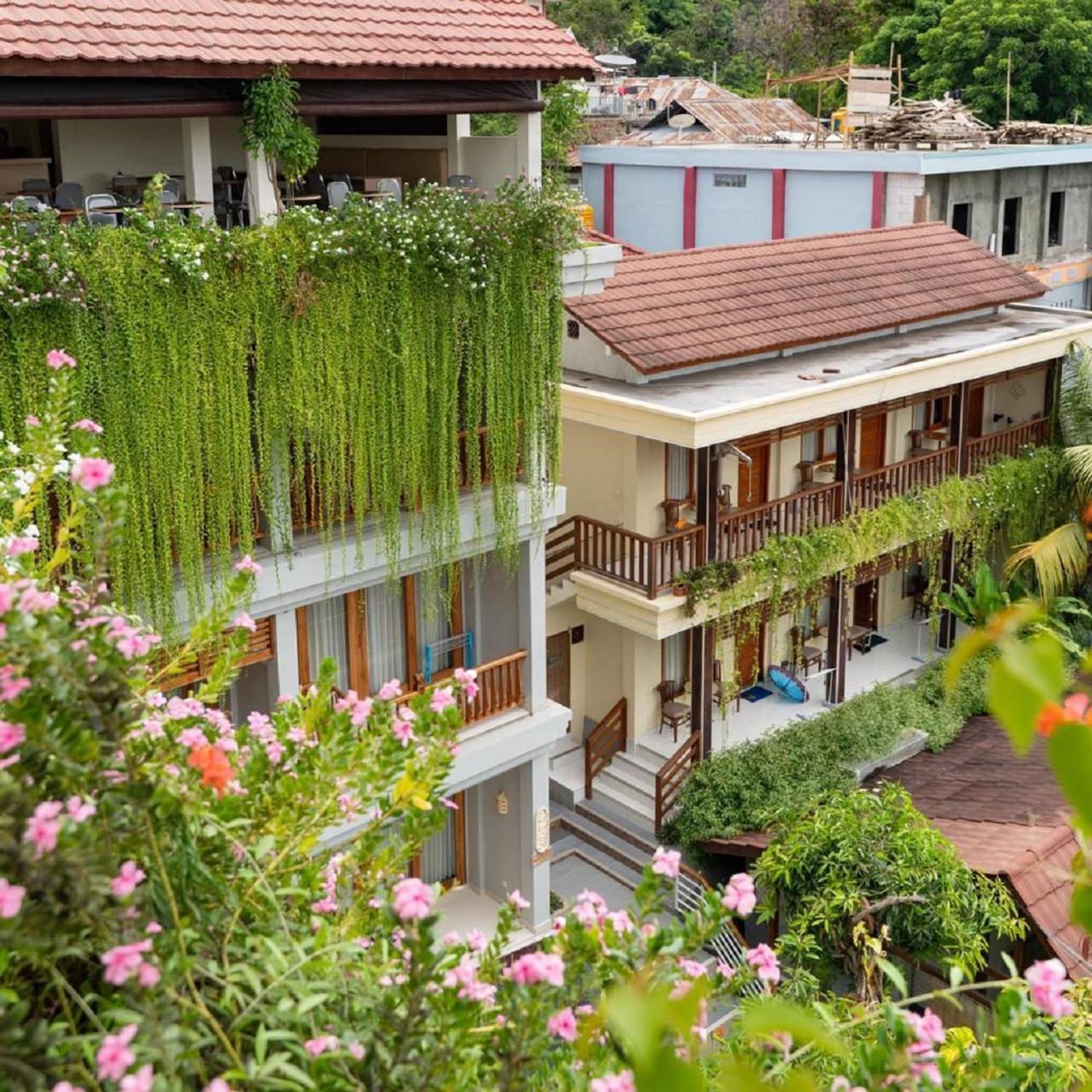 Komodo Lodge Labuan Bajo Exterior photo